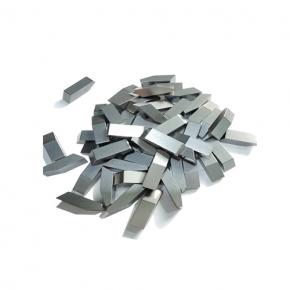 Carbide saw tips for wood cutting